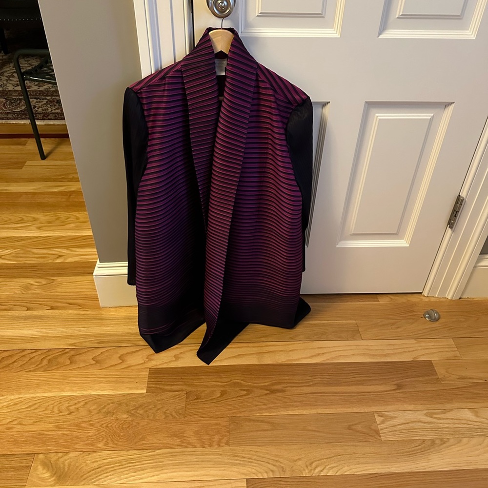 Show stopper - Pink and Navy Blazer/ Topper. Silky fabric.
